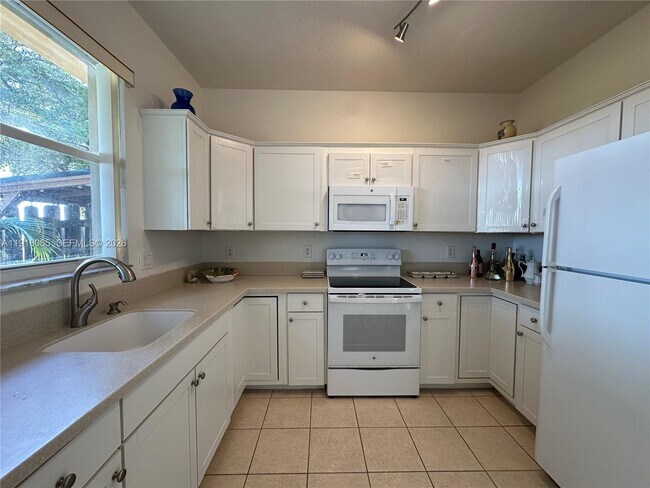 Foto del edificio - 13261 SW 127th Ct