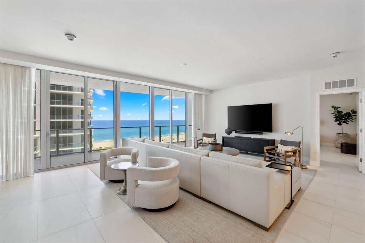 Foto principal - 3100 N Ocean Dr