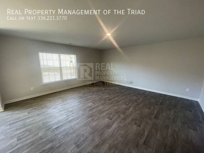 Foto del edificio - **$350 OFF MOVE-IN SPECIAL!!** Rare Find 4...