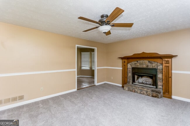 Building Photo - 5851 Taylor Creek Dr
