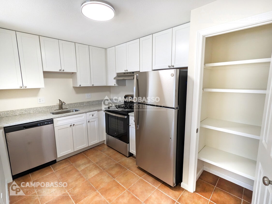 489 Summer St Unit 6, Arlington, MA 02474 Apartments in Arlington, MA