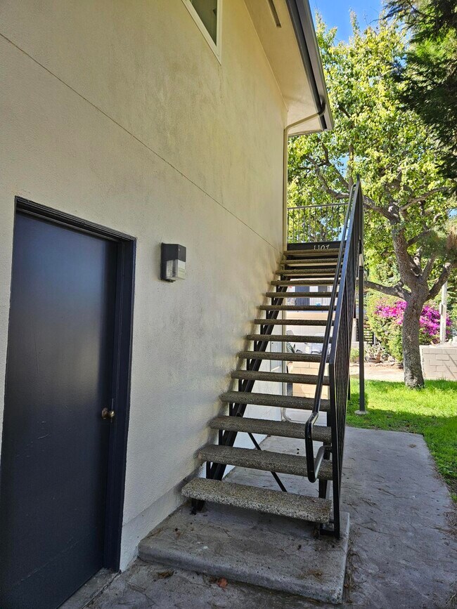 Foto del edificio - 1107 Carlsbad Pl