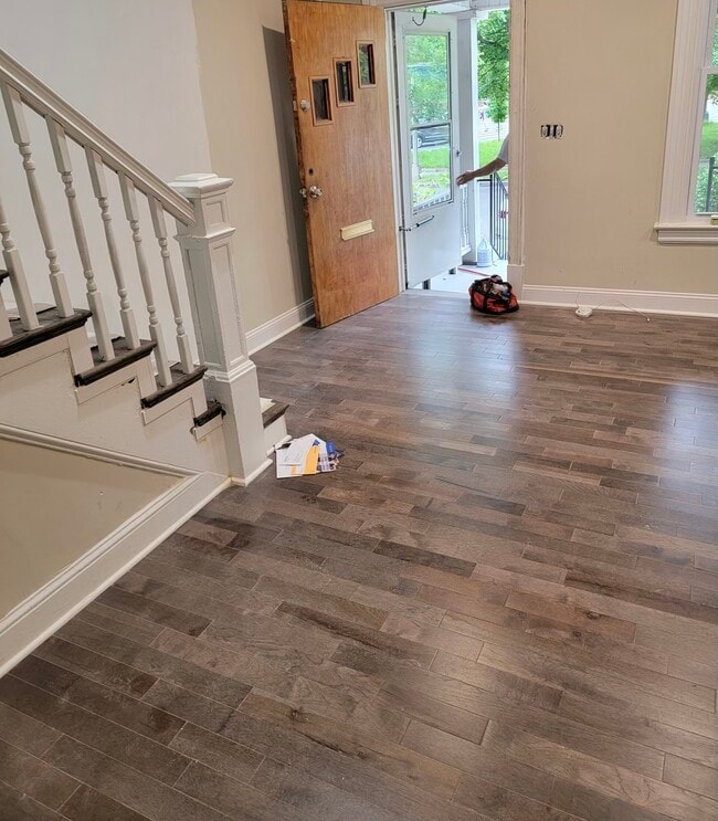 Photo - 915 L St NE House