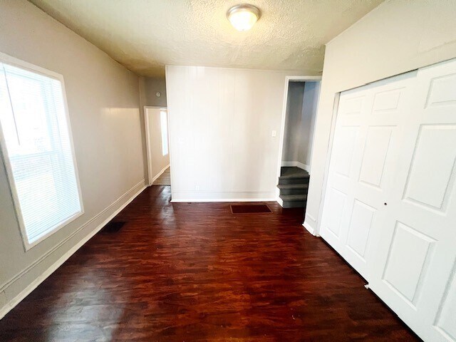 Foto del edificio - 3347 N KENWOOD AVENUE