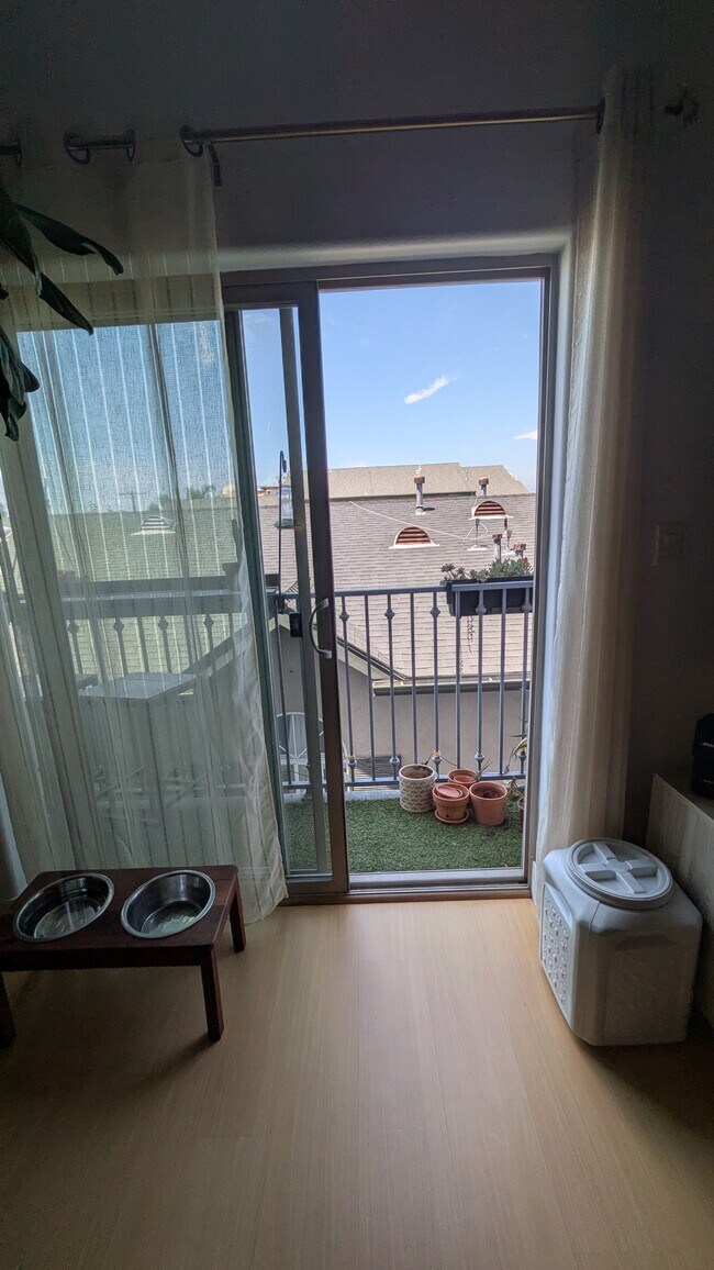 Foto del edificio - 5232 Satsuma Ave
