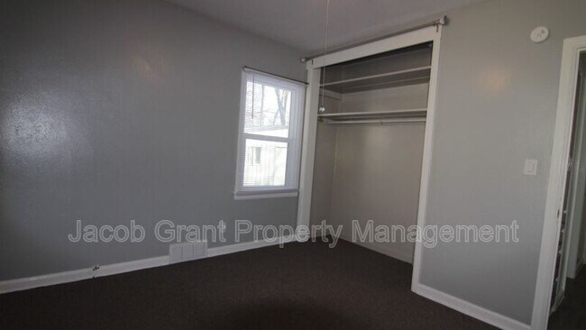 Building Photo - 181 8th St