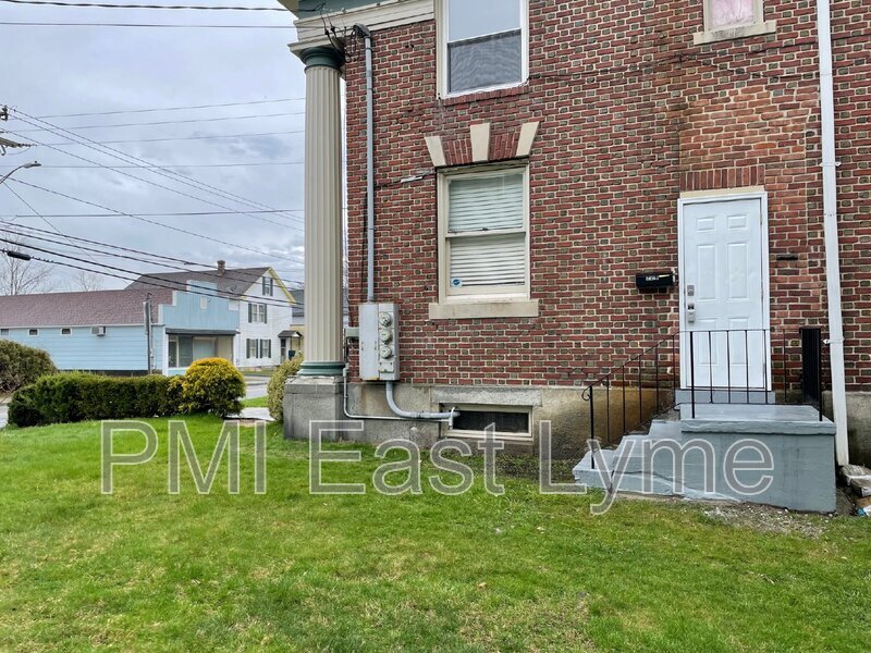 Foto principal - 22 Railroad Ave