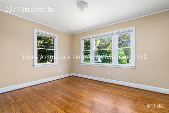 Building Photo - 2217 Bellview Rd