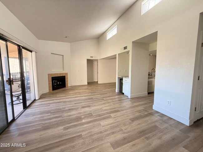 Foto del edificio - 5998 N 78th St