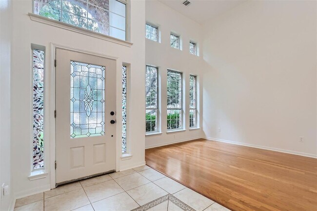 Building Photo - 5711 Bexley Ct