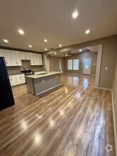 Building Photo - 1203 Crystal