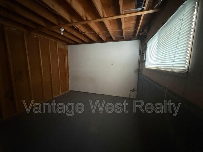 Building Photo - 1097 Monterey Ct