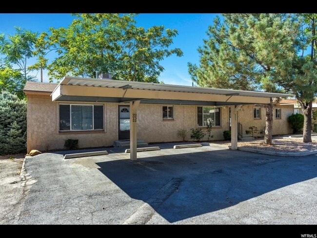 Building Photo - 923 E 500 S