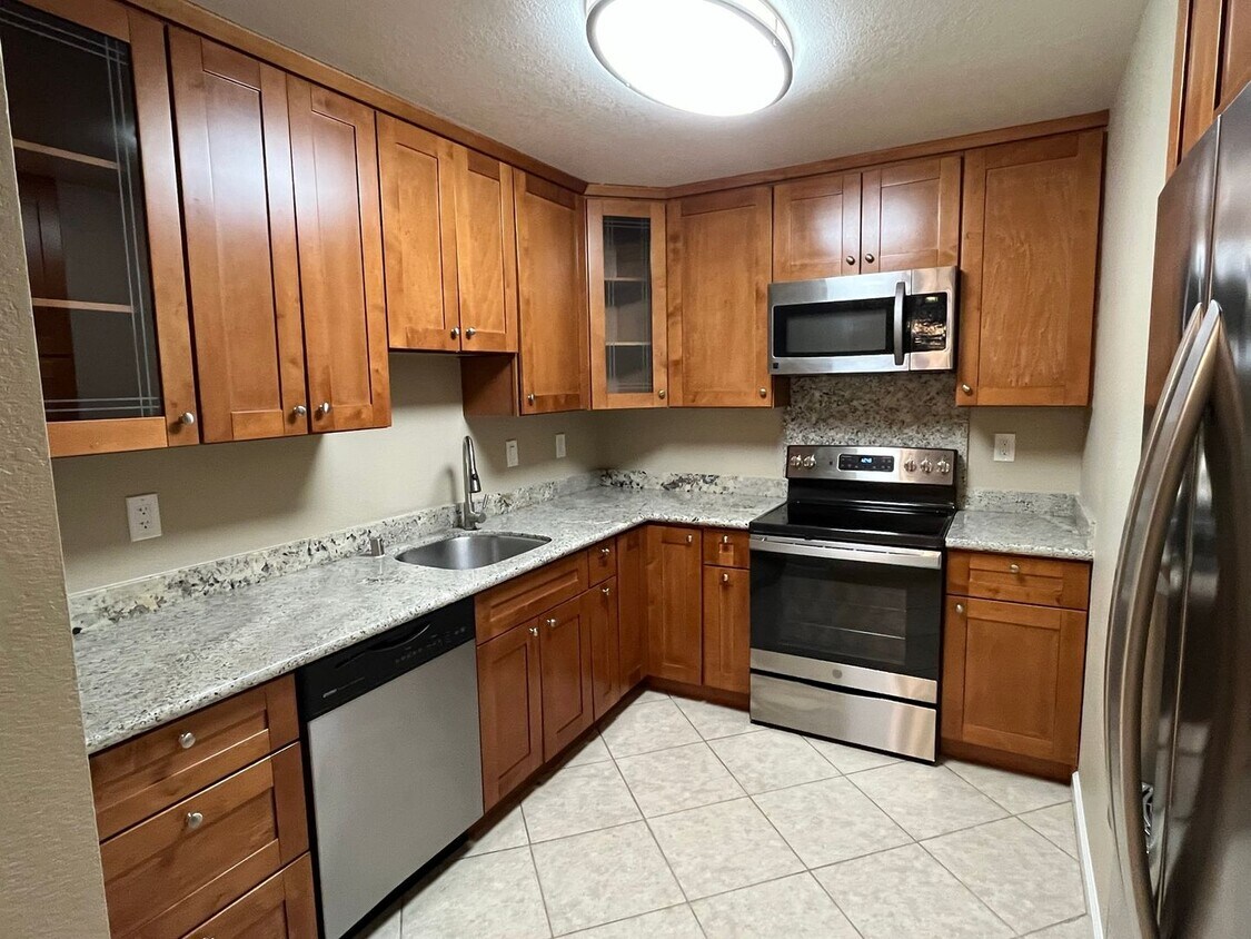 Foto principal - Spacious 2 Bed 1 Bath! Warm Springs District!