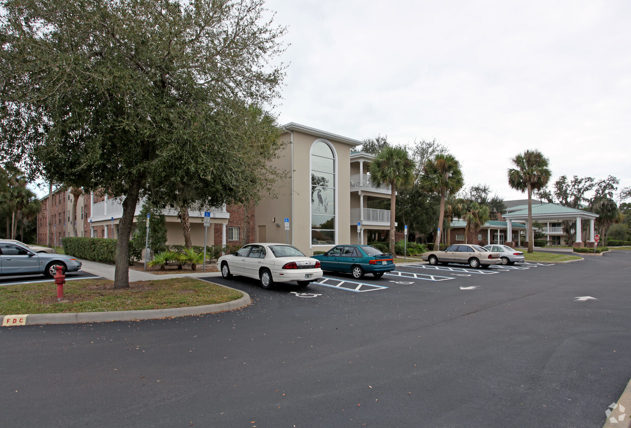 Foto del edificio - Crane Creek Apartments