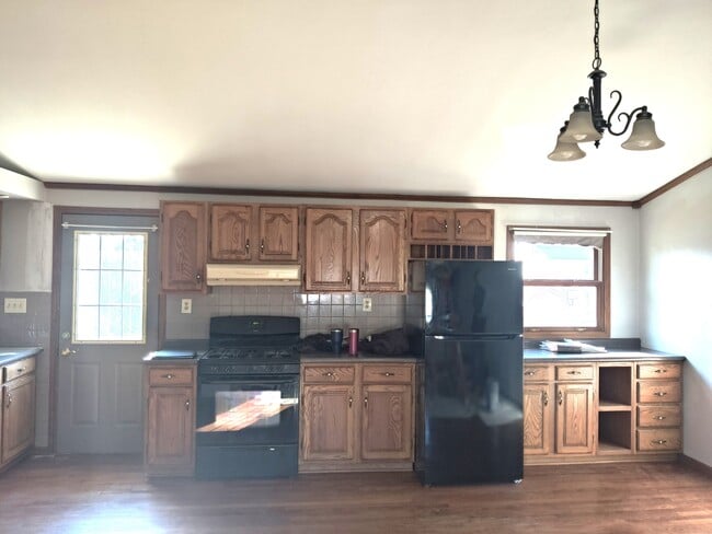 Foto del edificio - 220 E Pleasant St