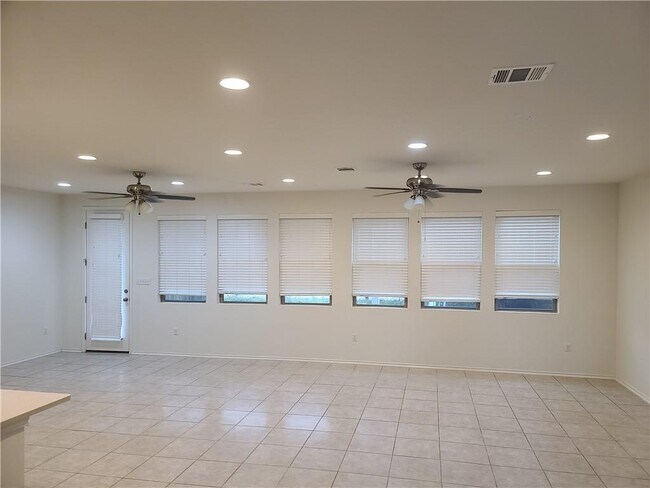 Foto del edificio - 9002 Moonstone Dr