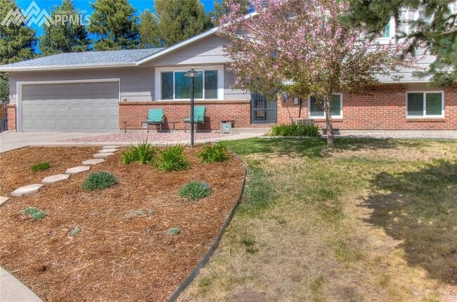 Building Photo - 4784 Shadowglen Dr