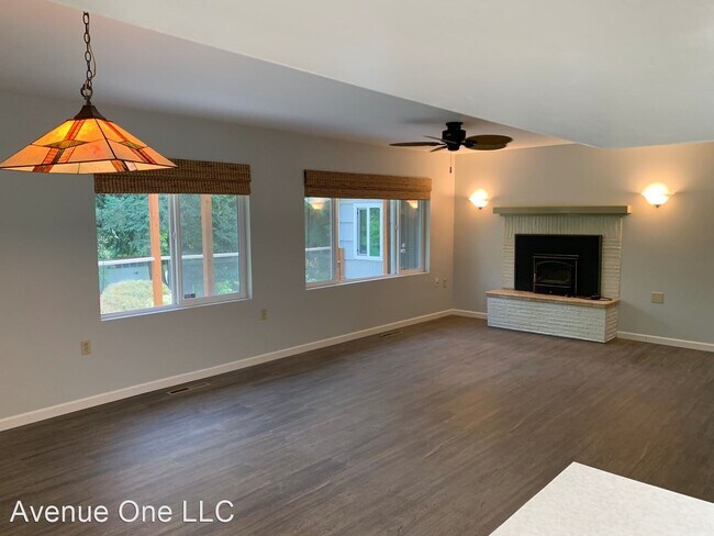 Building Photo - 3 br, 2 bath House - 9307 NE 188th St