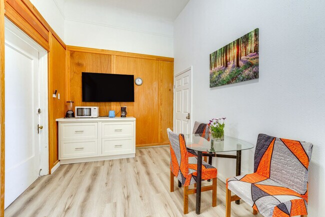 Foto del edificio - 494 6th St