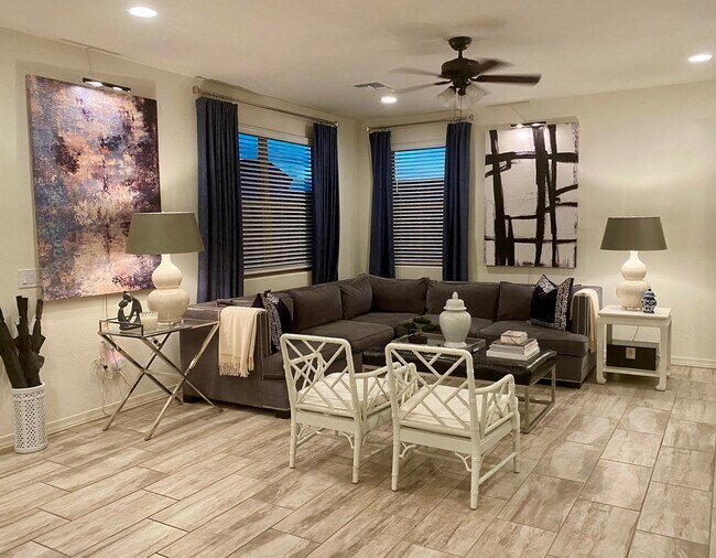 Main room - 5744 W Raymond St