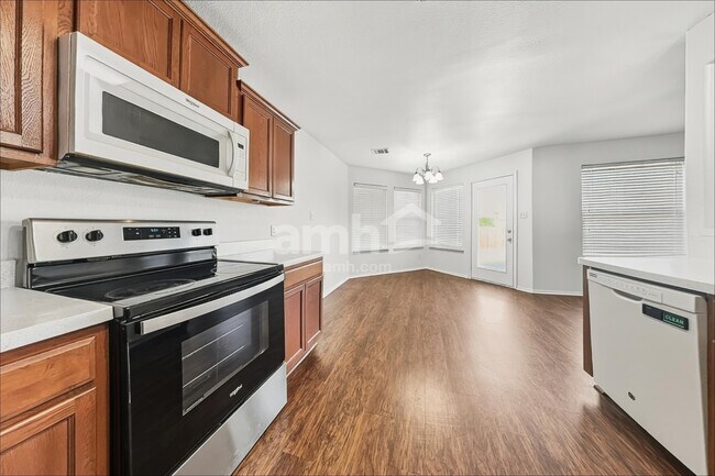 Foto del edificio - 5512 Parkview Hills Ln