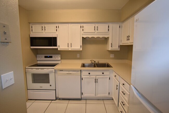 Building Photo - 5323 Indian Creek Dr