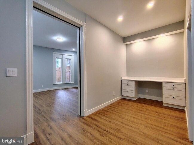 Foto del edificio - 230 S Market St