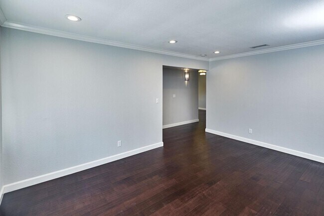 Foto del edificio - 3151 Warwick Rd