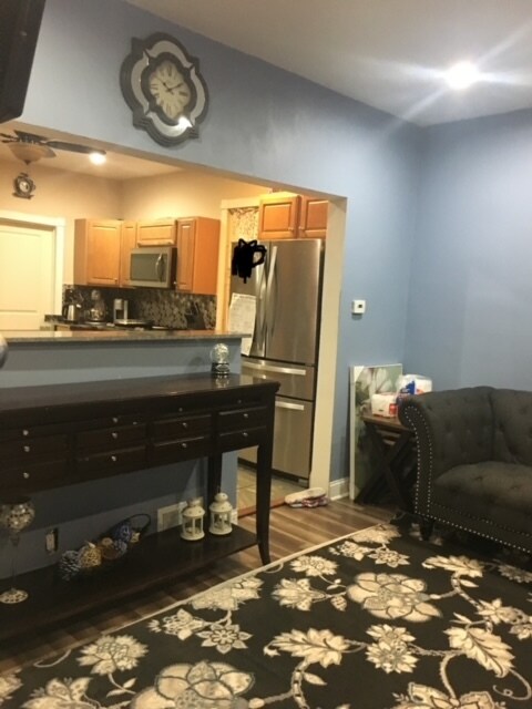 living/open concept kitchen - 2315 Faber St