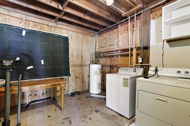 Building Photo - 3605 FL-50