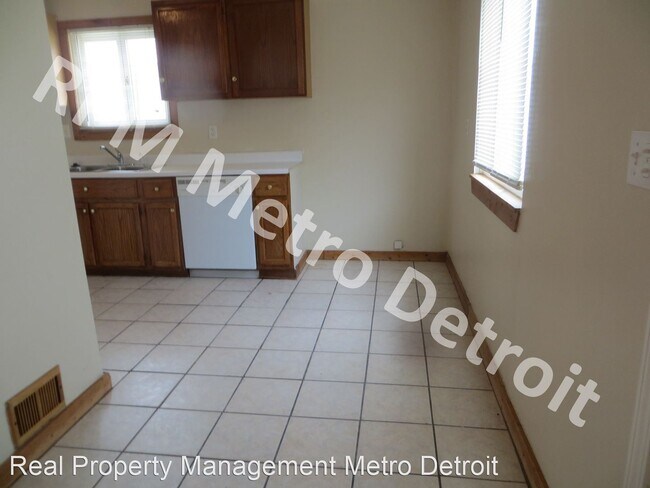 Foto del edificio - 3 br, 1 bath House - 14332 Burr St