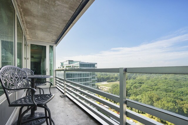 Building Photo - 9715 Woods Dr