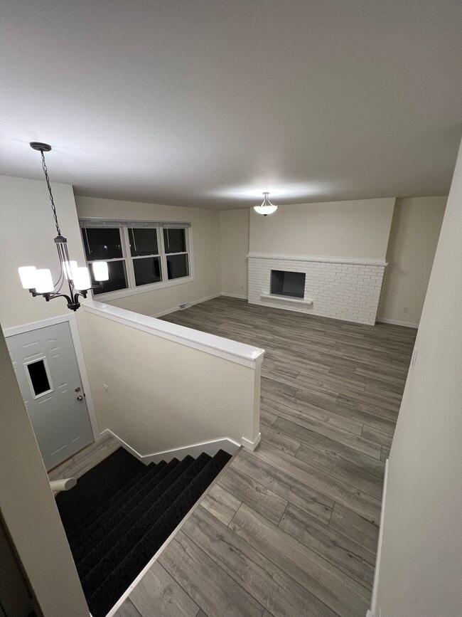 Building Photo - 6120 Strathmore Ln