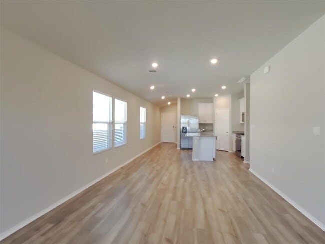 Building Photo - 5300 Saddle Clb Dr