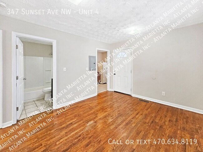 Foto del edificio - Spacious 2-Bedroom Apartment Near Benz Sta...