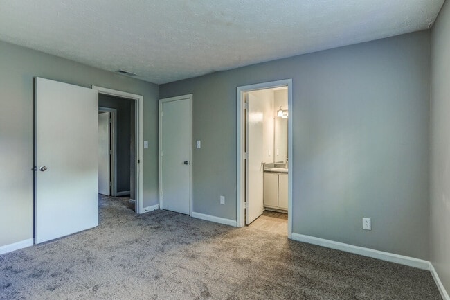 Building Photo - Meadow Crossing