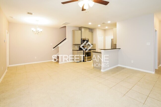Building Photo - Move in ready 3 bedroom in Conroe!