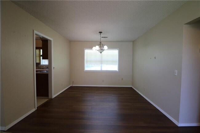 Foto del edificio - 3675 Mayes Ave
