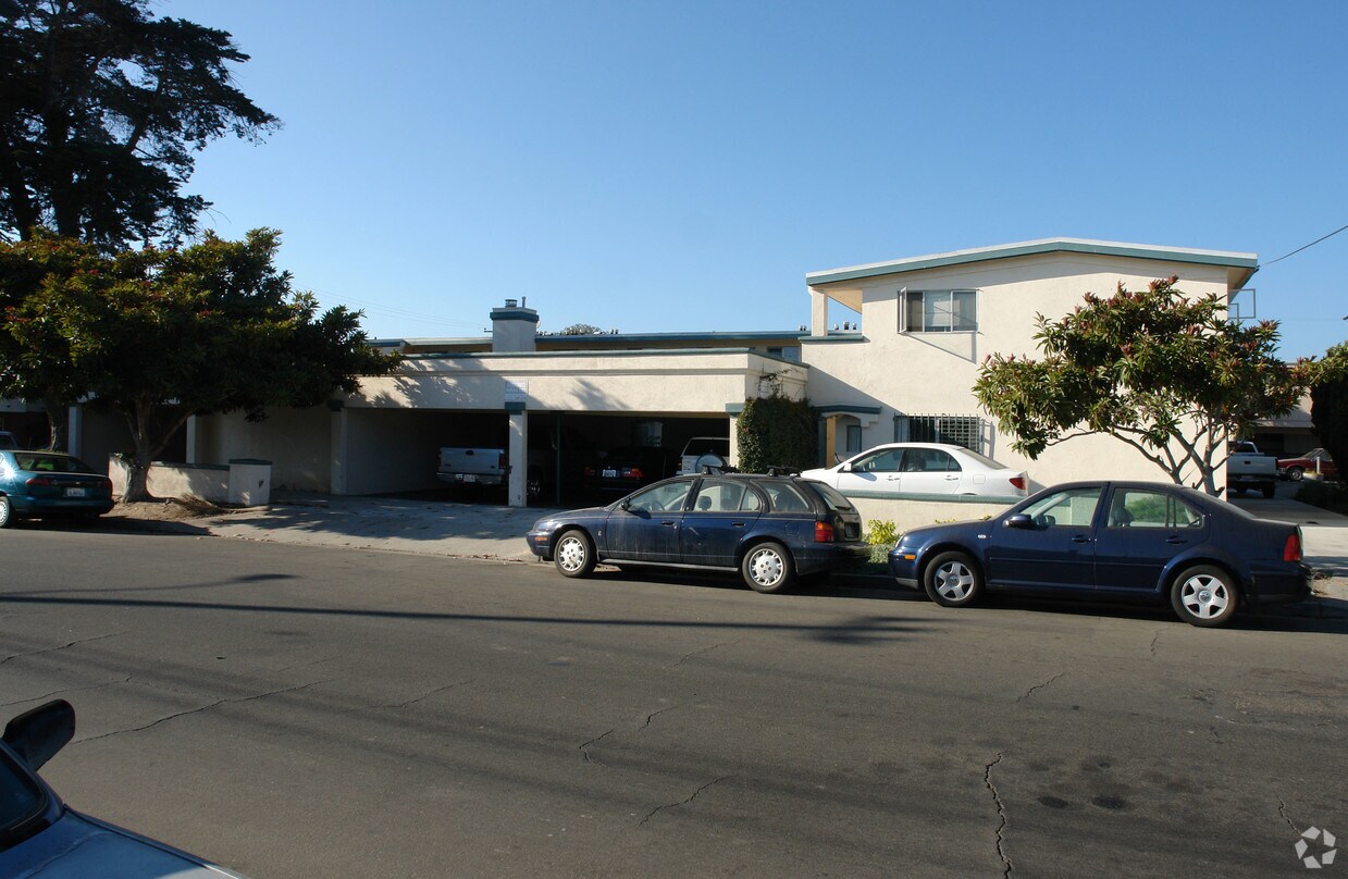 Building Photo - The Hive at 828 EDM