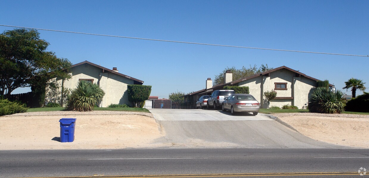Primary Photo - 15578 Mojave Dr