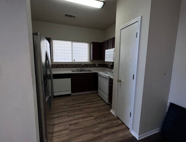 Foto del edificio - 2623 Crown Arbor Dr