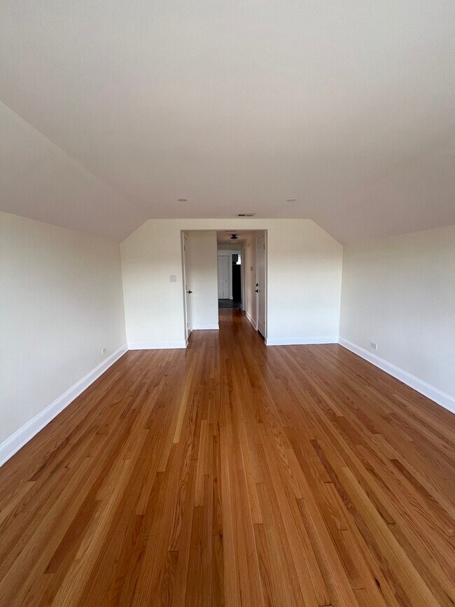 Foto del edificio - 6040 S Kolmar Ave