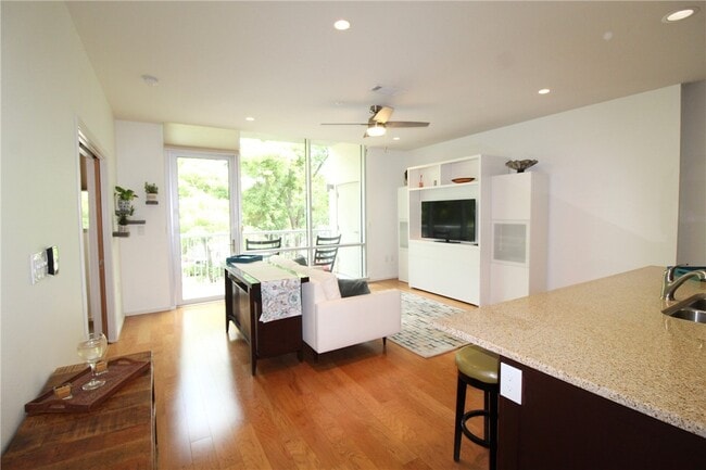 Foto del edificio - 1600 Barton Springs Rd
