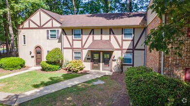 Building Photo - Foxcroft I