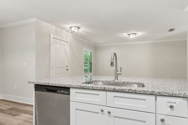 Building Photo - Live the Island Life – Move-In Ready 3 Bed...