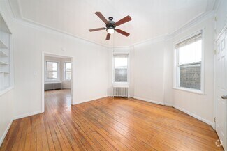 Building Photo - 313 18th St