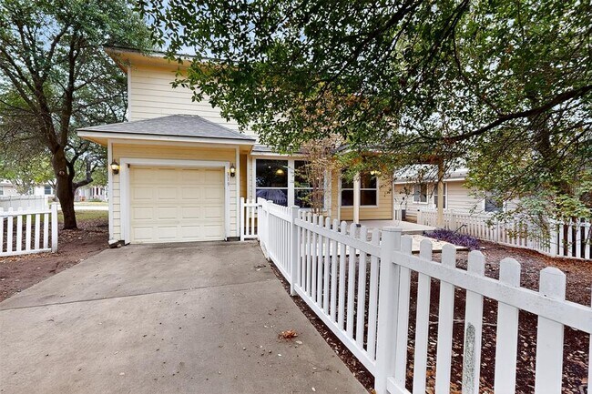Foto del edificio - 319 Bandstand Ln