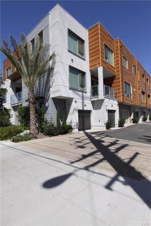 135 W Live Oak Ave, Arcadia, CA 91007 Townhouse for Rent in Arcadia