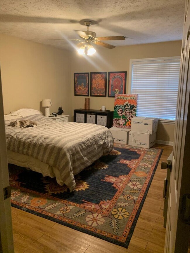 Foto del edificio - Gorgeous Duplex Available May 2026!